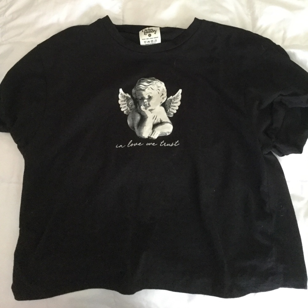 Black tee shirt